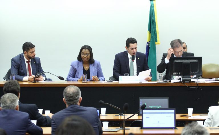 comissao-aprova-despesas-extras-de-r$-12,3-bilhoes-no-orcamento-de-2026